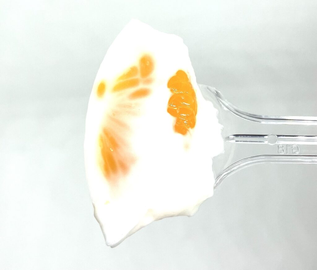 seveneleven-milk-agar-mandarin-eating 