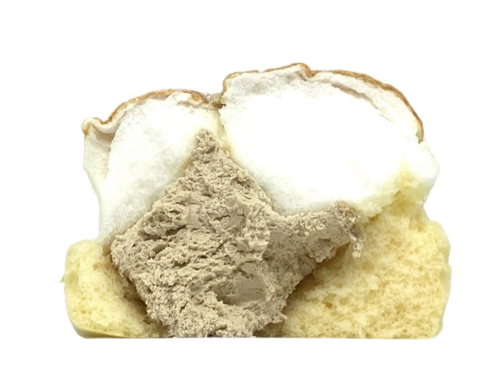 familymart-sweet-coffee-cream-chiffon-cake-meringue-eating 