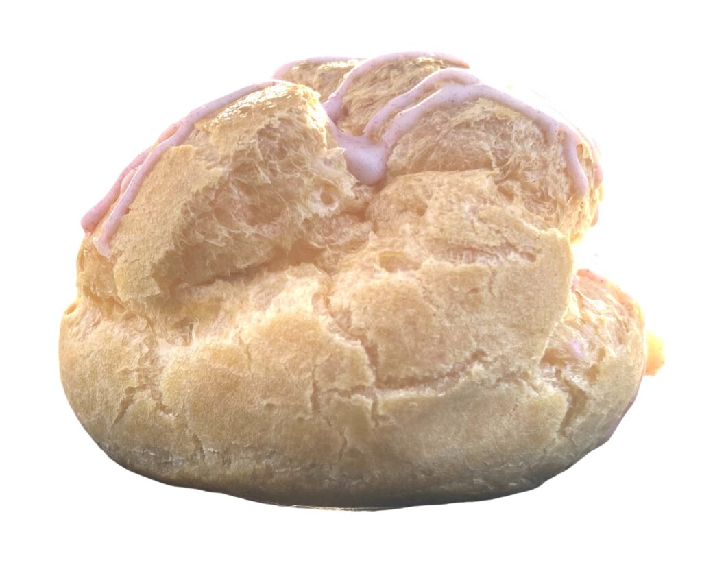 seveneleven-sweets-strawberry-cream-puff-side