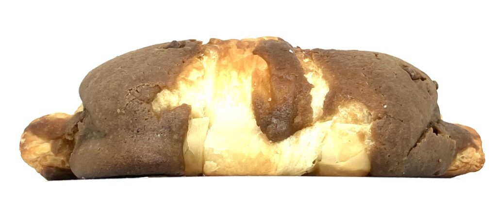 familymart-sweet-cookie-croissant-chocolate-side