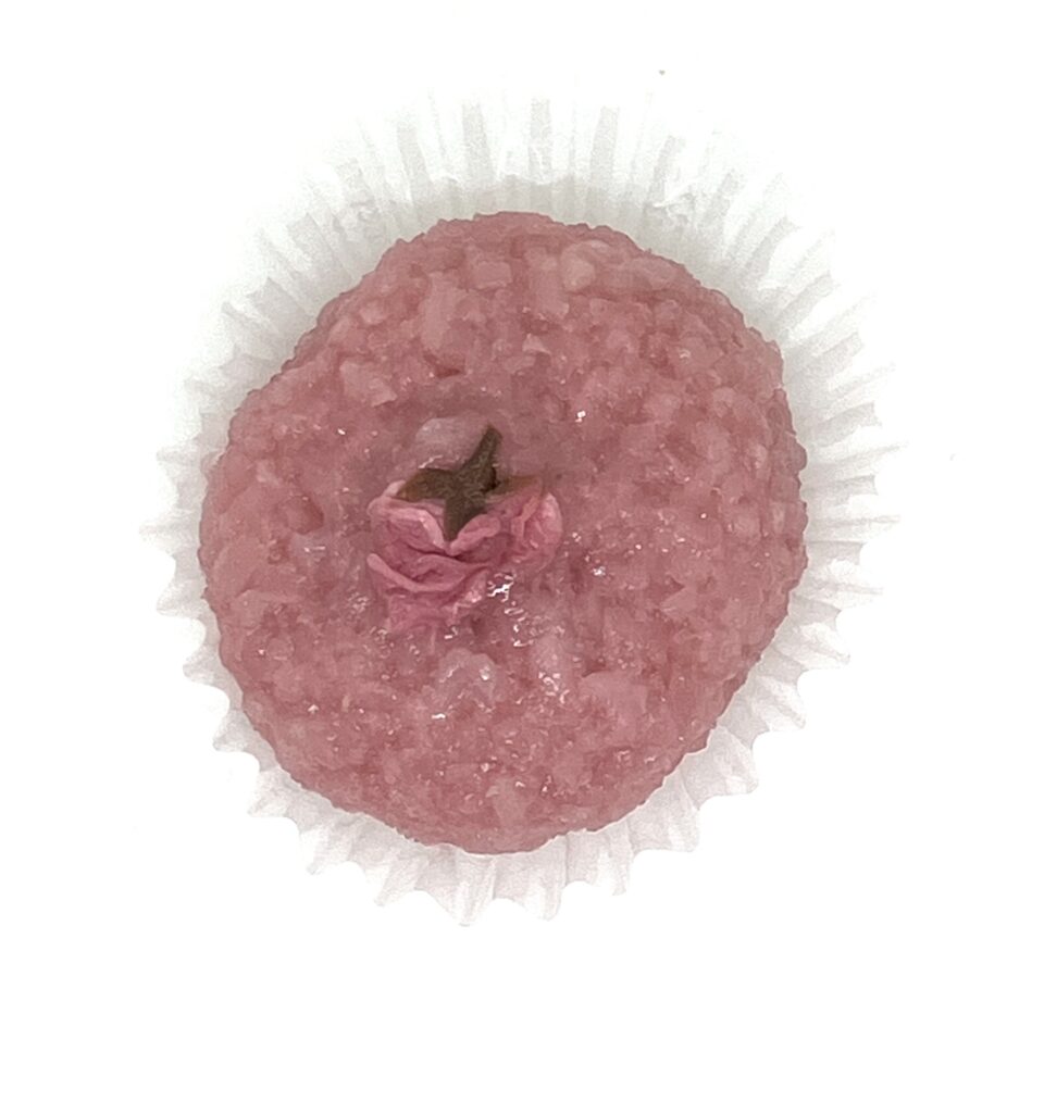 seveneleven-sweets-sakura-rice-cake-red-bean-up