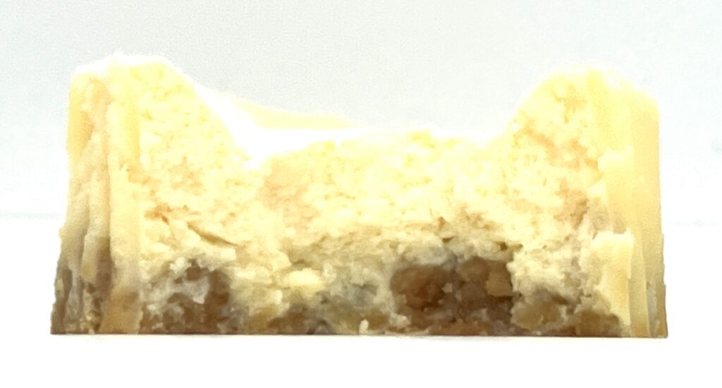 seveneleven-sweets-cheesecake-biscuit-eating 